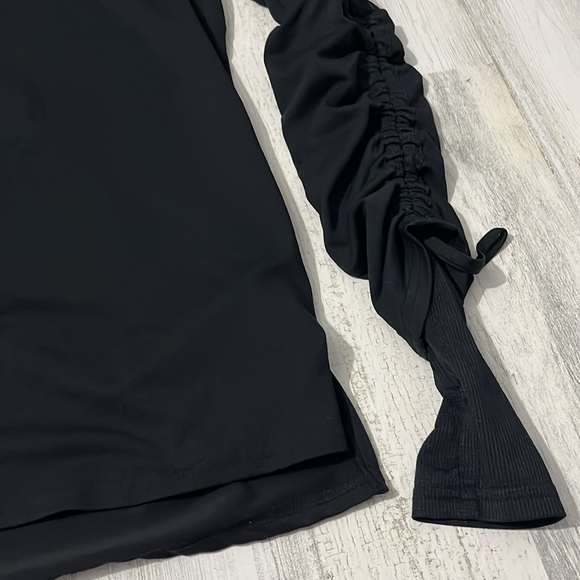 Fabletics Adjustable Sleeve Top Size Small - Picture 5 of 7